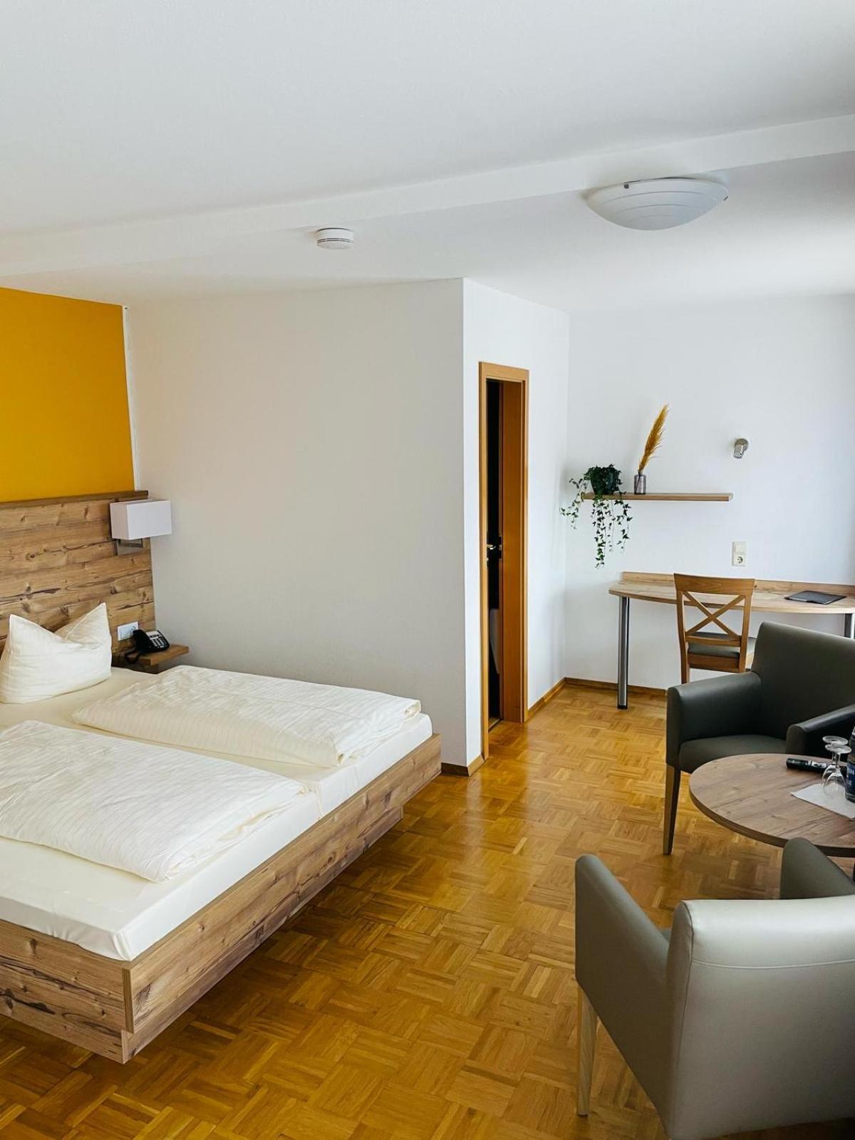Hotel Traube Loßburg Eksteriør billede